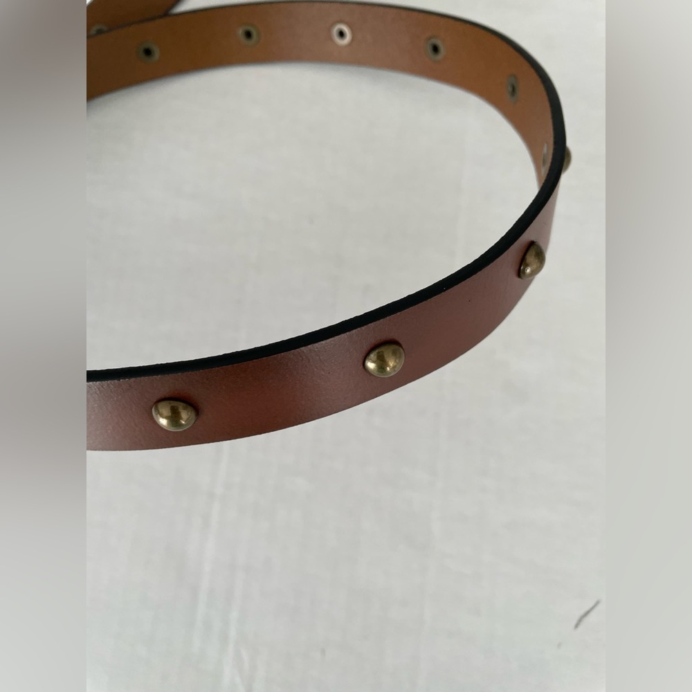 Lucky Brand Brown Leather Belt with Gold Tone Buckle - Picture 2 of 8